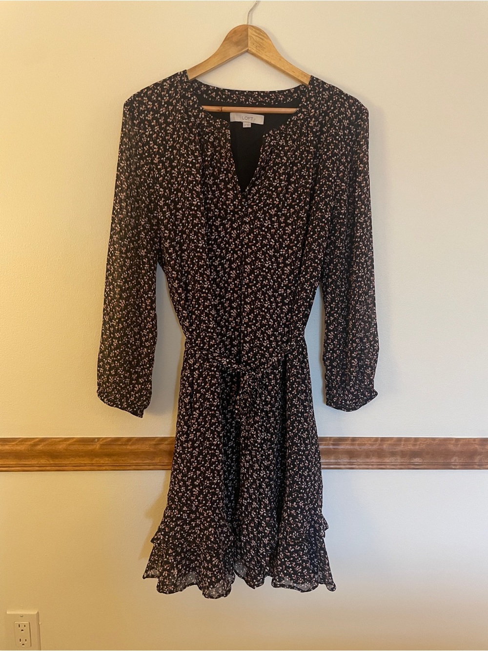 LOFT Black Floral Long-Sleeve Tie-Waist Dress